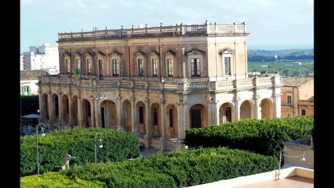 Maride Holiday Noto Exteriör bild